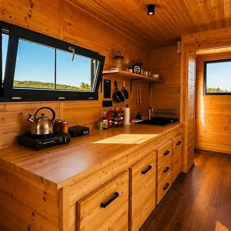 Maringotka Na Kopecku Кемпинг *